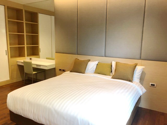 House for sale Huay Yai Pattaya showing the master bedroom House for sale Huay Yai Pattaya showing the master bedroom