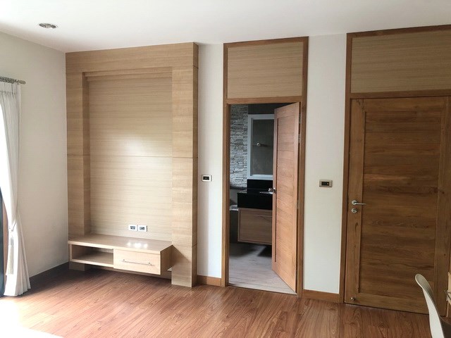 House for sale Huay Yai Pattaya showing the second bedroom suite House for sale Huay Yai Pattaya showing the second bedroom suite