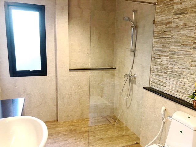 House for sale Huay Yai Pattaya showing the third bathroom House for sale Huay Yai Pattaya showing the third bathroom