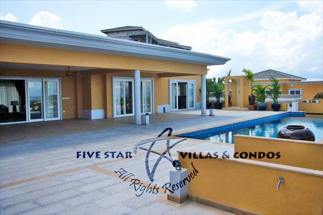 House for rent at Siam Royal View Pattaya showing the house and terrace House for rent at Siam Royal View Pattaya showing the house and terrace