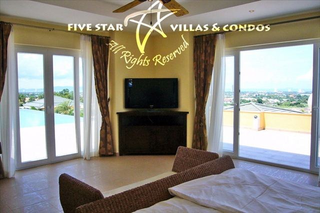 House for rent at Siam Royal View Pattaya showing the master bedroom House for rent at Siam Royal View Pattaya showing the master bedroom