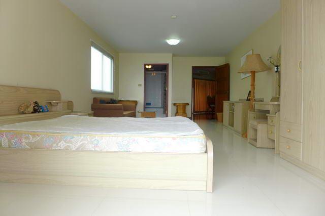 Condominium for sale in Naklua showing the bedroom Condominium for sale in Naklua showing the bedroom