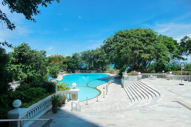 Condominium for sale in Naklua showing the communal pool area Condominium for sale in Naklua showing the communal pool area