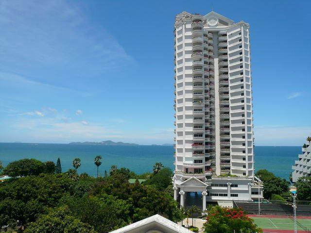 Condominium for sale in Naklua showing the condo building Condominium for sale in Naklua showing the condo building