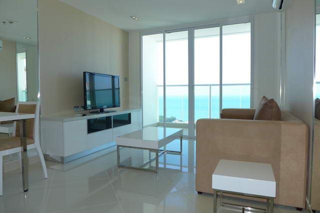 Condominium For Sale Pratumnak showing the sea view Condominium For Sale Pratumnak showing the sea view