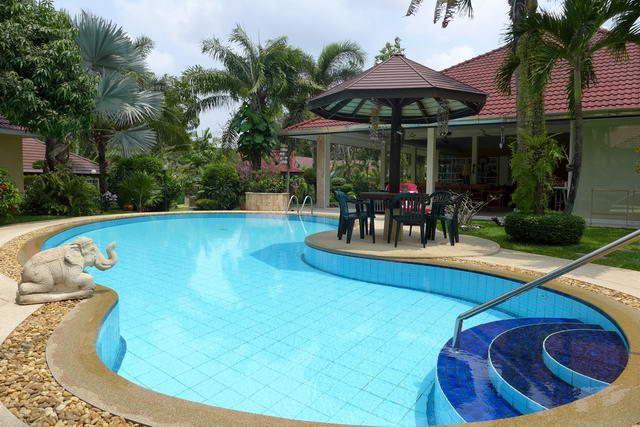 House For Sale Pattaya showing the private pool House For Sale Pattaya showing the private pool