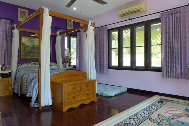 House For Sale Bangsaray showing the master bedroom House For Sale Bangsaray showing the master bedroom