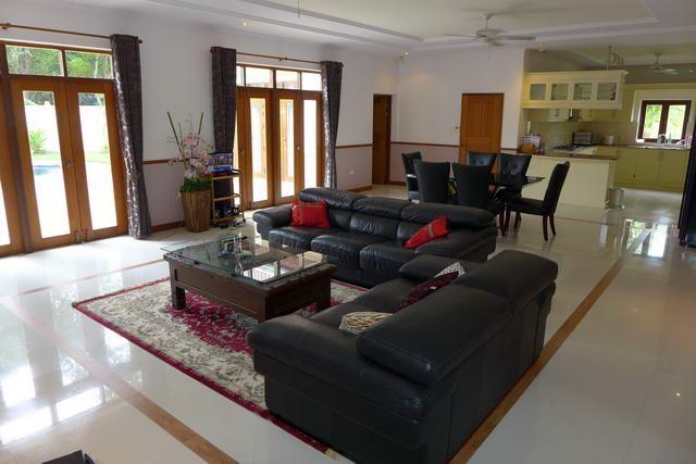 House For Sale Nongpalai showing the living area House For Sale Nongpalai showing the living area