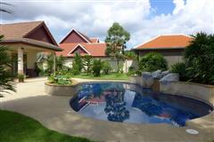 House For Sale Nongpalai showing the house and pool