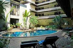 Condominium For Sale Pattaya showing the communal pool
