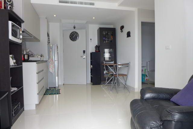 Condominium For Sale Pattaya looking towards the kitchen Condominium For Sale Pattaya looking towards the kitchen