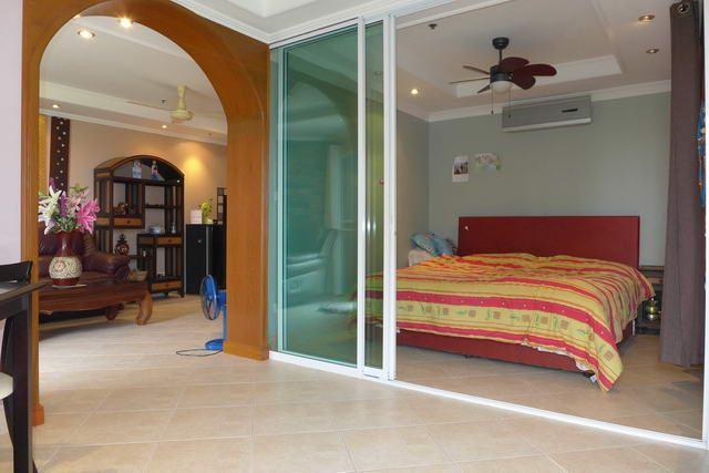 Condominium For Sale Jomtien showing the bedroom area Condominium For Sale Jomtien showing the bedroom area