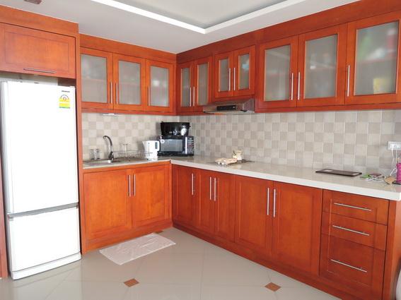 Condominium for rent Pattaya showing the kitchen