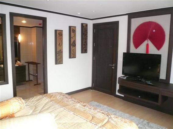 Condominium for rent Prime Suites Pattaya showing the master bedroom suite