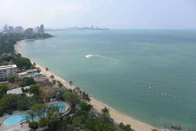 Condominium For Sale Naklua showing the balcony view Condominium For Sale Naklua showing the balcony view