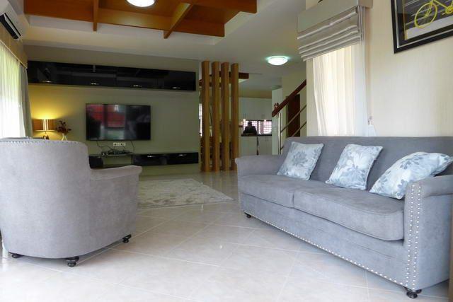 House for sale East Pattaya showing the open plan living concept