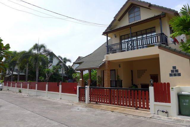 House for sale East Pattaya showing the house frontage House for sale East Pattaya showing the house frontage