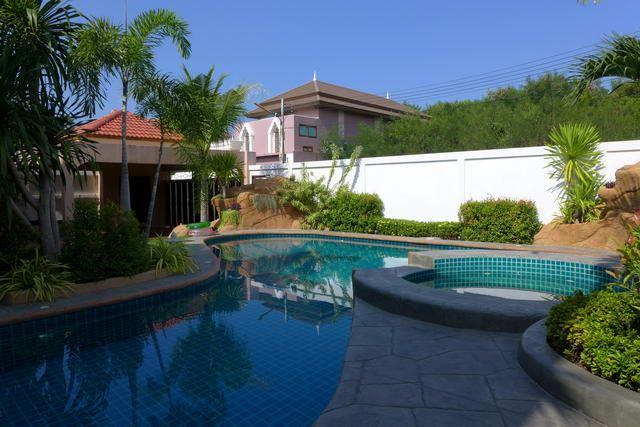 House For Sale Jomtien showing the private swimming pool House For Sale Jomtien showing the private swimming pool