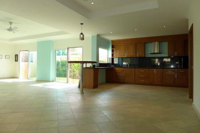 House For Sale Jomtien showing the kitchen area