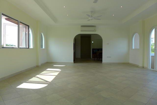 House For Sale Jomtien showing the third room House For Sale Jomtien showing the third room
