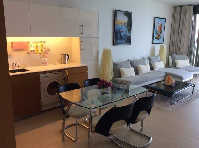 Condominium For Sale Northpoint Pattaya showing the dining and kitchen areas