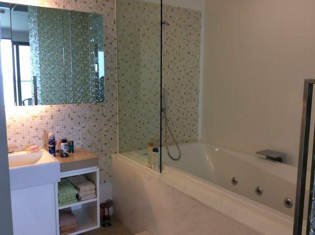 Condominium For Sale Northpoint Pattaya showing the bathroom