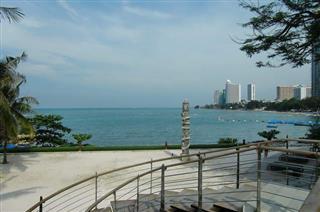 Condominium for sale Pattaya The Cove showing the sea view