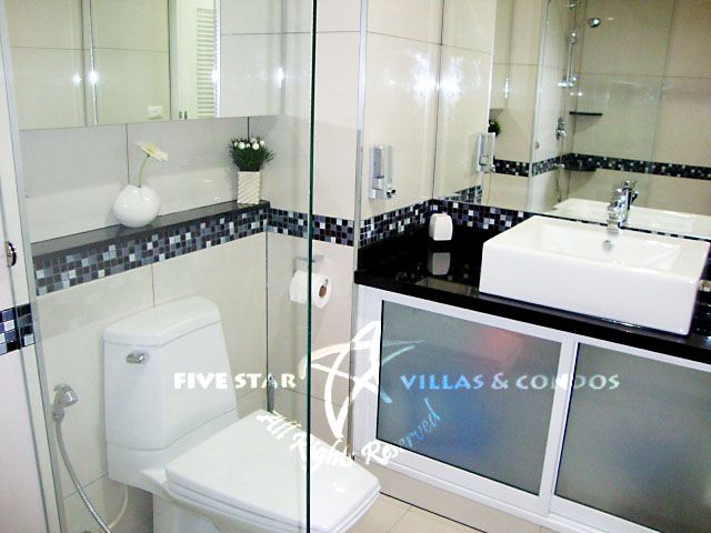 Condominium for rent on Pattaya Beach at VT 6 showing the bathroom Condominium for rent on Pattaya Beach at VT 6 showing the bathroom