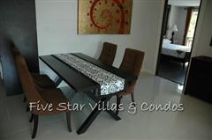 Condominium for rent on Jomtien Beach showing the dining area