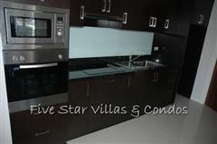 Condominium for rent on Jomtien Beach showing the kitchen