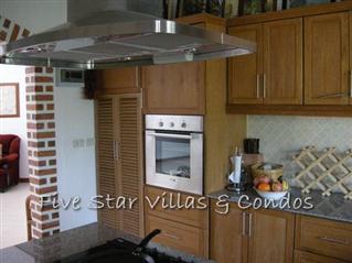 House for Sale Baan Amphur beach Pattaya showing the kitchen area