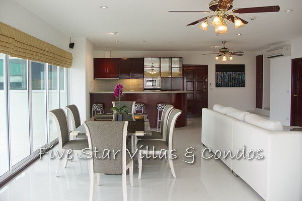 Condominium for rent on Pattaya Beach at VT 6 showing the dining area