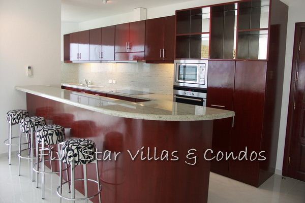 Condominium for rent on Pattaya Beach at VT 6 showing the kitchen
