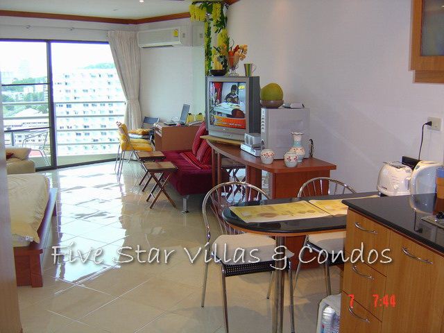 Condominium for rent in Jomtien at View Talay 2A showing the dining area