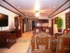 Condominium for rent on Jomtien Beach showing the dining area