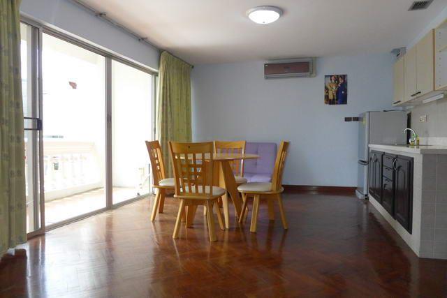 Condominium For Sale Naklua showing the dining and kitchen areas Condominium For Sale Naklua showing the dining and kitchen areas