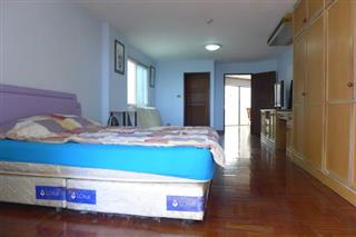 Condominium For Sale Naklua showing the present bedroom area 