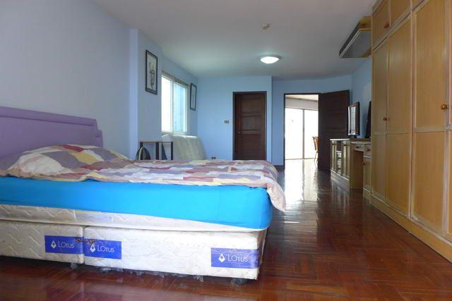 Condominium For Sale Naklua showing the present bedroom area Condominium For Sale Naklua showing the present bedroom area