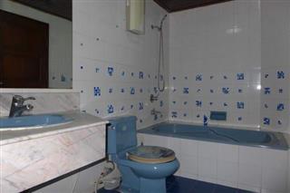 Condominium For Sale Naklua showing the bathroom