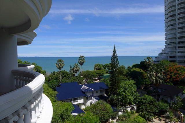Condominium for sale in Naklua showing the balcony view Condominium for sale in Naklua showing the balcony view