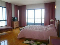 Condominium for sale on Pratumnak showing bedroom with views