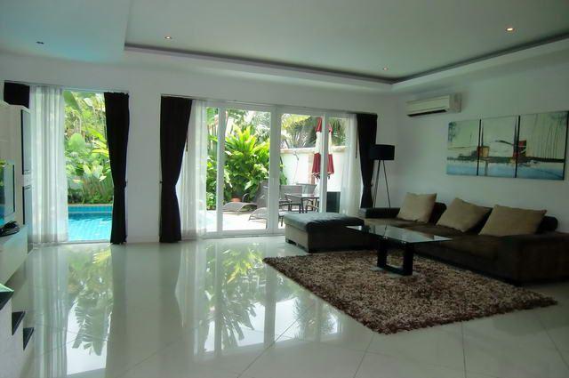 House for sale in Naklua showing the sitting area House for sale in Naklua showing the sitting area