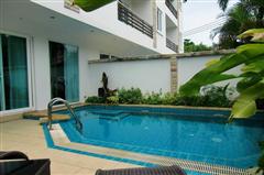 House for sale in Naklua showing the private swimming pool