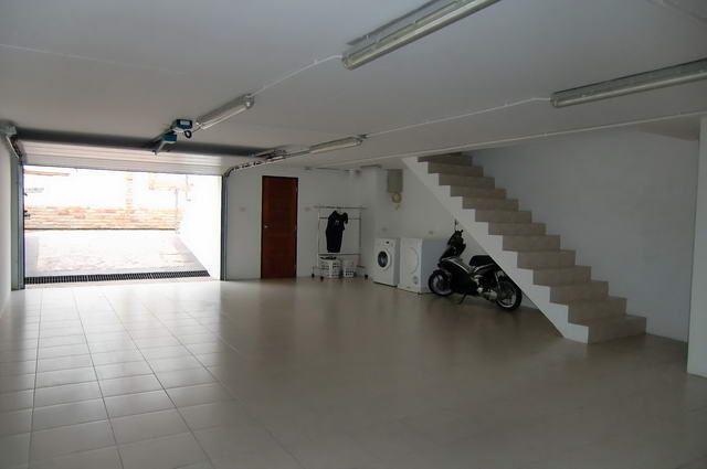 House for sale in Naklua showing the garage and laundry area