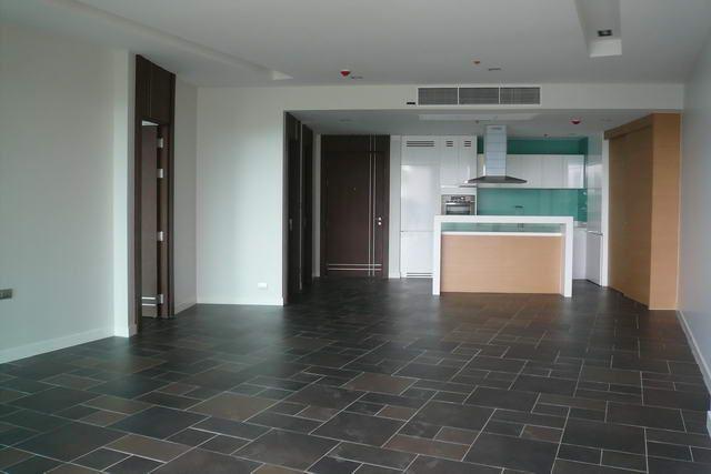 Condominium for sale in Naklua showing open plan living Condominium for sale in Naklua showing open plan living