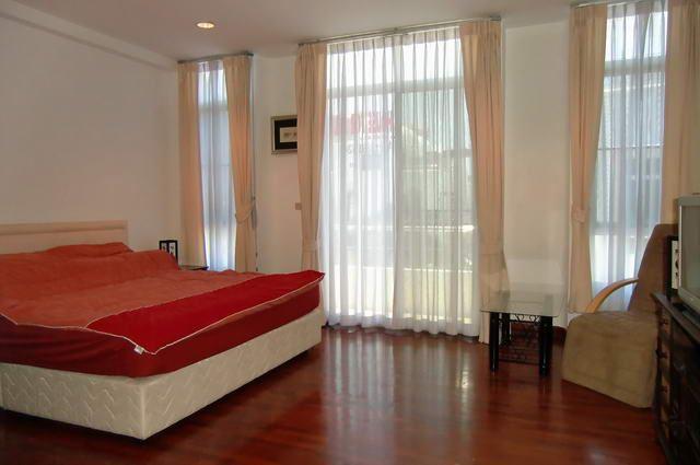 House for sale in Naklua showing the master bedroom House for sale in Naklua showing the master bedroom
