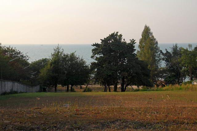 Land for sale in Na Jomtien close to the beach Land for sale in Na Jomtien close to the beach