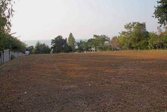 Land for sale in Na Jomtien perfect for development Land for sale in Na Jomtien perfect for development