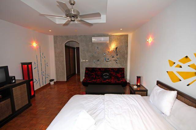 Commercial for sale in Pattaya showing the large rooms Commercial for sale in Pattaya showing the large rooms