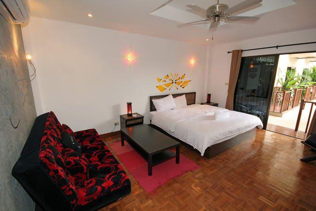 Commercial for sale in Pattaya showing a bedroom